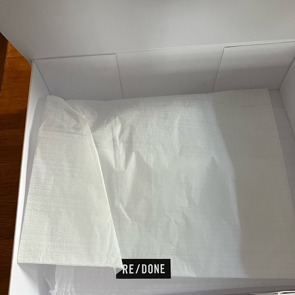 RE/DONE Box - Picture 2 of 3